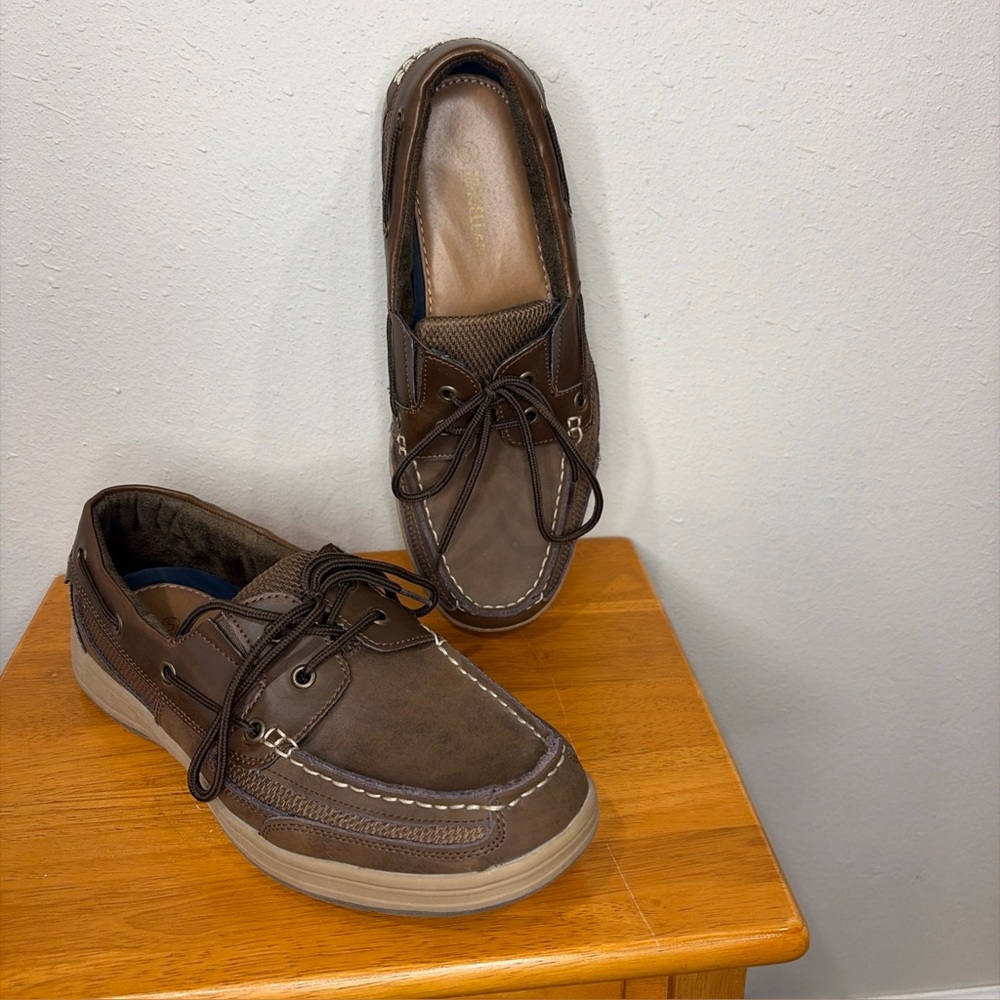 Magellan Outdoors Leather Boat Shoes Men's Loafers Size 9.5 D Brown (FWMFMC2056)